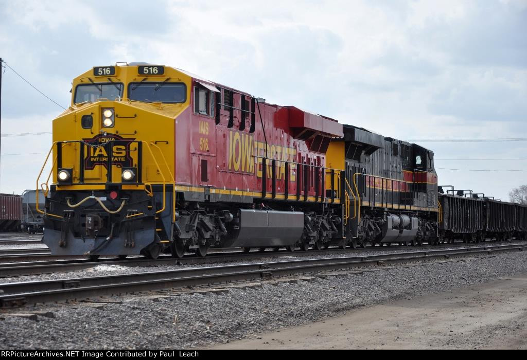 CBBI eases east past the UP yard